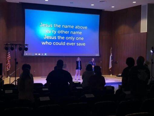 Overflow offers fellowship on college campuses