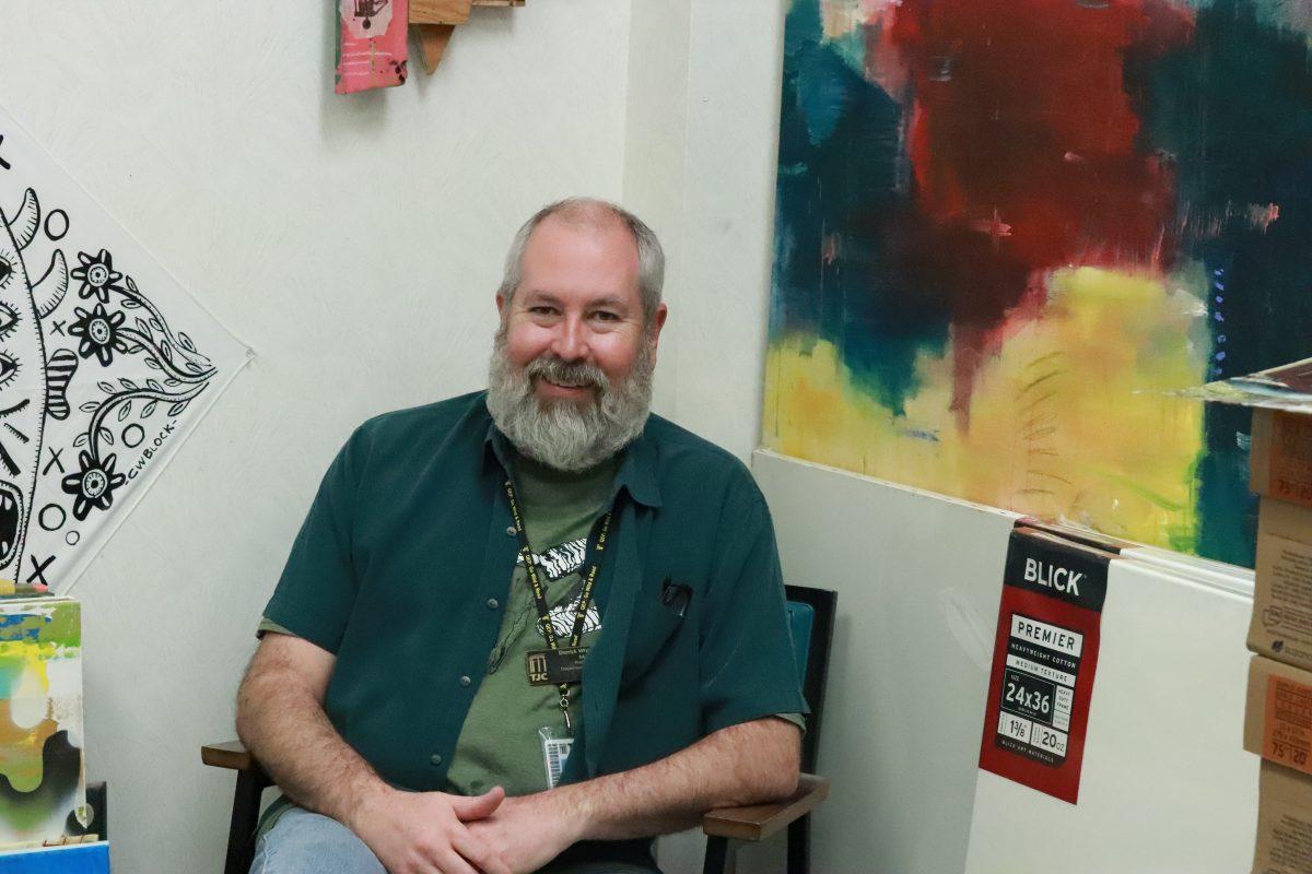 TJC art professor doubles as part-time writer for local magazine