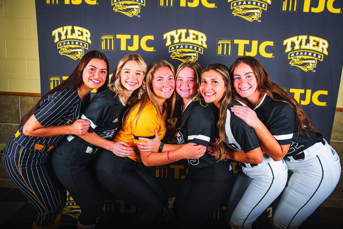 TJC softball doesn't stop short when it comes to teamwork